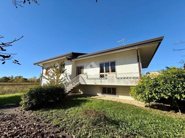 casa indipendente in vendita a Pravisdomini in zona Frattina