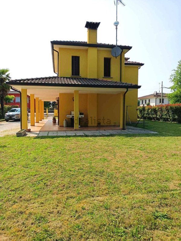 casa indipendente in vendita a Pravisdomini in zona Frattina