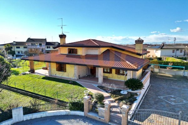 casa indipendente in vendita a Pravisdomini in zona Barco