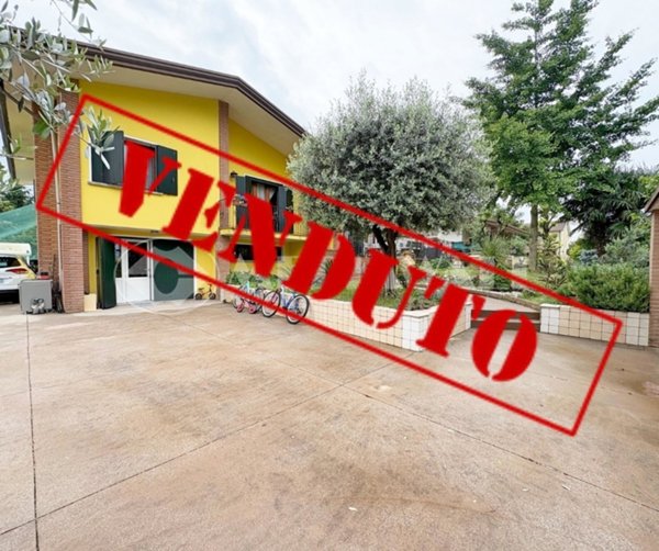 casa indipendente in vendita a Pravisdomini in zona Frattina