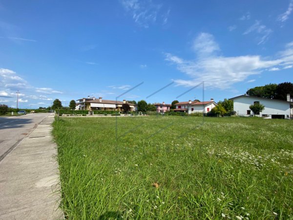 villa in vendita a Pravisdomini in zona Frattina