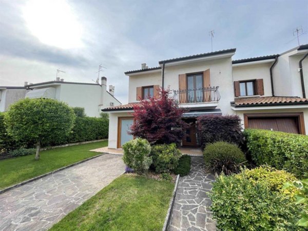 casa indipendente in vendita a Pravisdomini