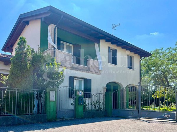 casa indipendente in vendita a Pravisdomini