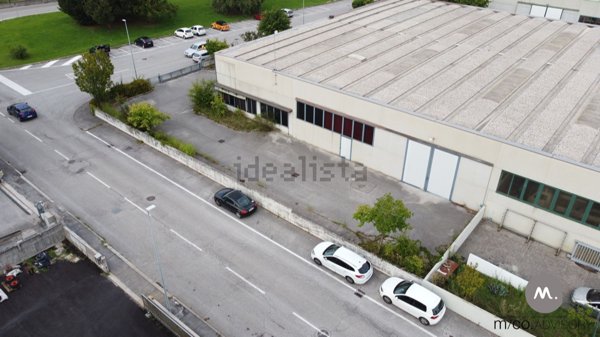 capannone in vendita a Roveredo in Piano