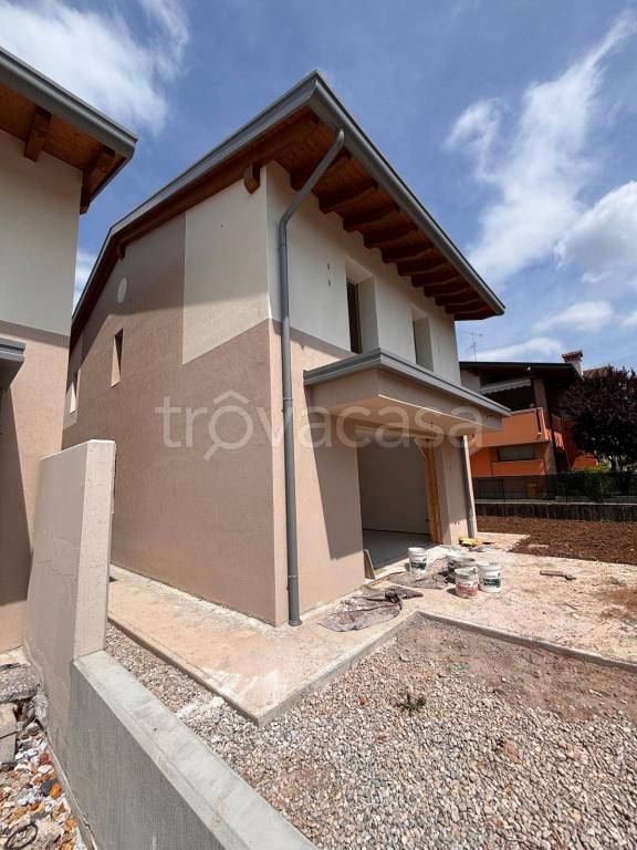 casa indipendente in vendita a Roveredo in Piano