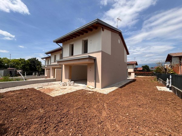 casa indipendente in vendita a Roveredo in Piano
