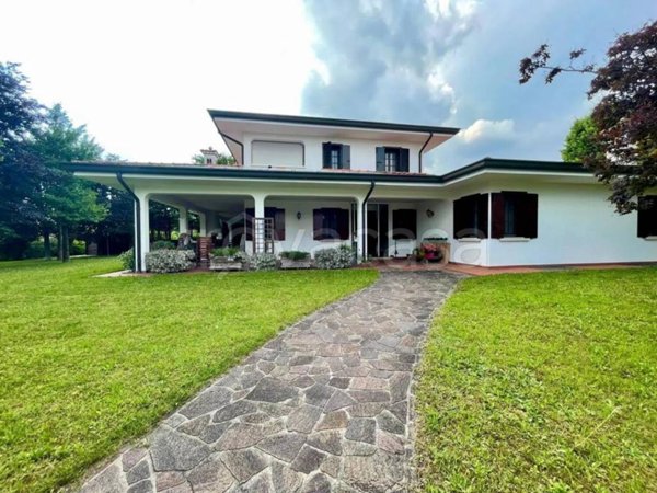 casa indipendente in vendita a Roveredo in Piano