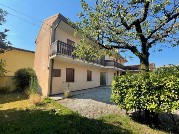 casa indipendente in vendita a Roveredo in Piano