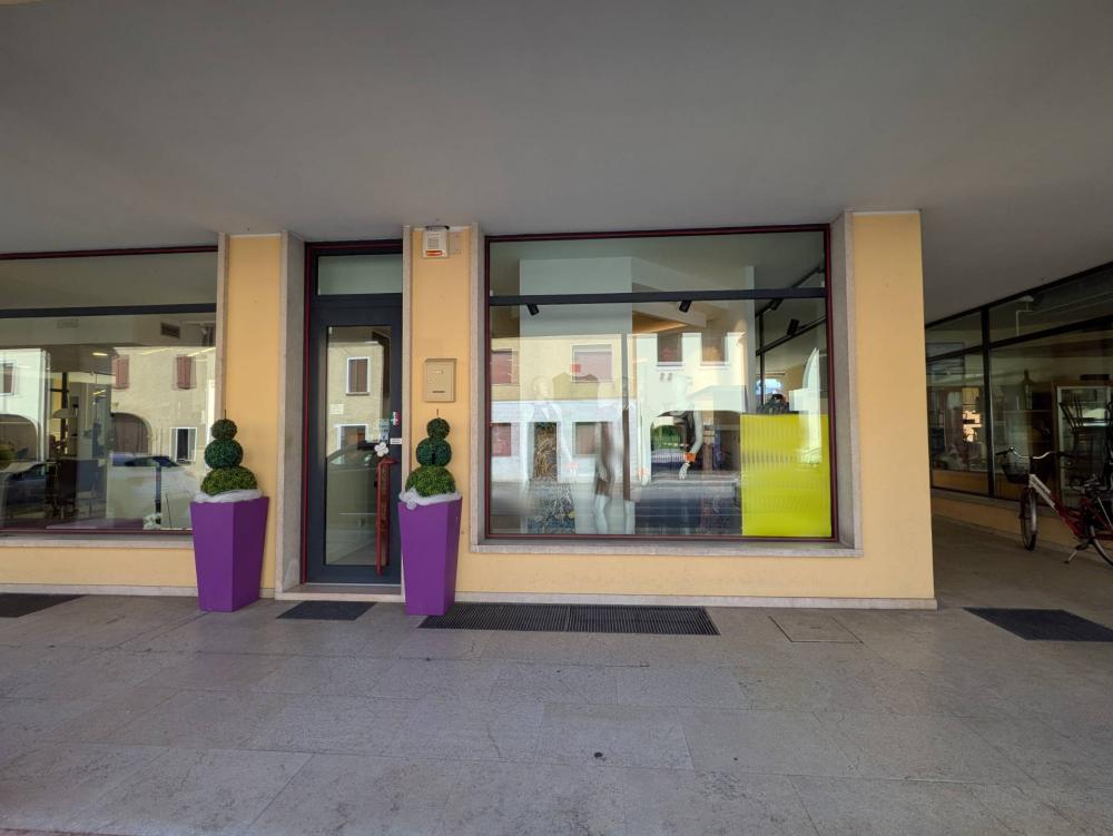 ufficio in vendita a Roveredo in Piano