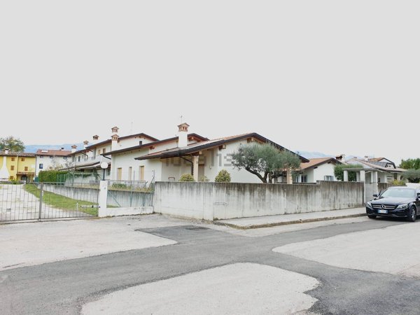 casa indipendente in vendita a Roveredo in Piano