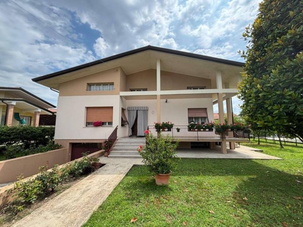 casa indipendente in vendita a Roveredo in Piano