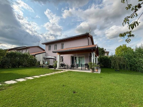 casa indipendente in vendita a Roveredo in Piano