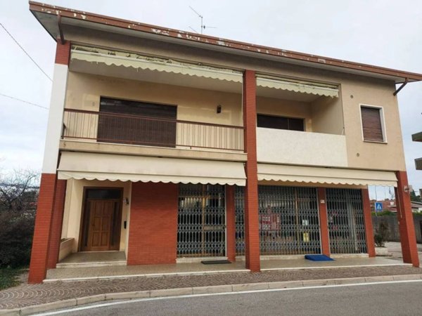 casa indipendente in vendita a Roveredo in Piano