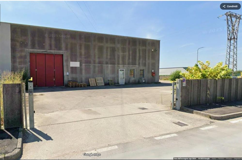 capannone in vendita a Roveredo in Piano