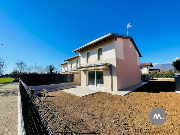 casa indipendente in vendita a Roveredo in Piano