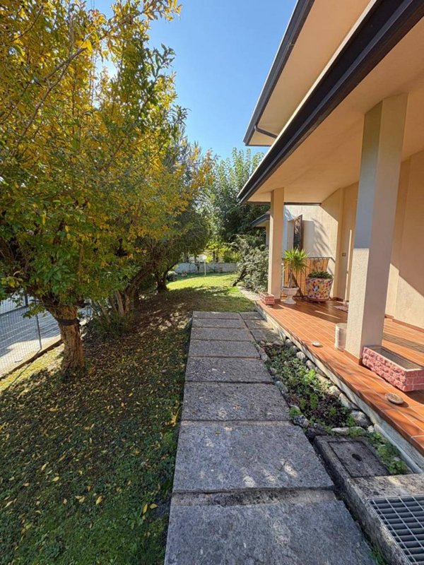 casa indipendente in vendita a Roveredo in Piano