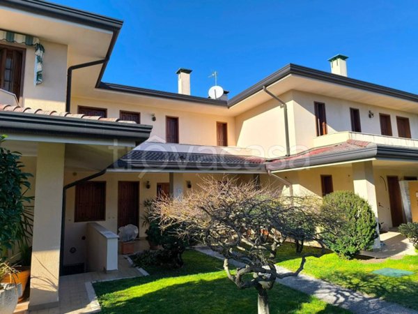 casa indipendente in vendita a Roveredo in Piano