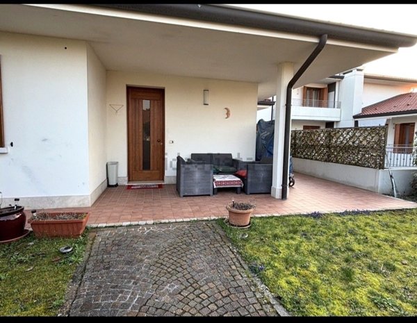 casa indipendente in vendita a Roveredo in Piano