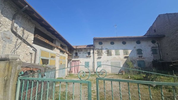 quadrivano in vendita a Roveredo in Piano