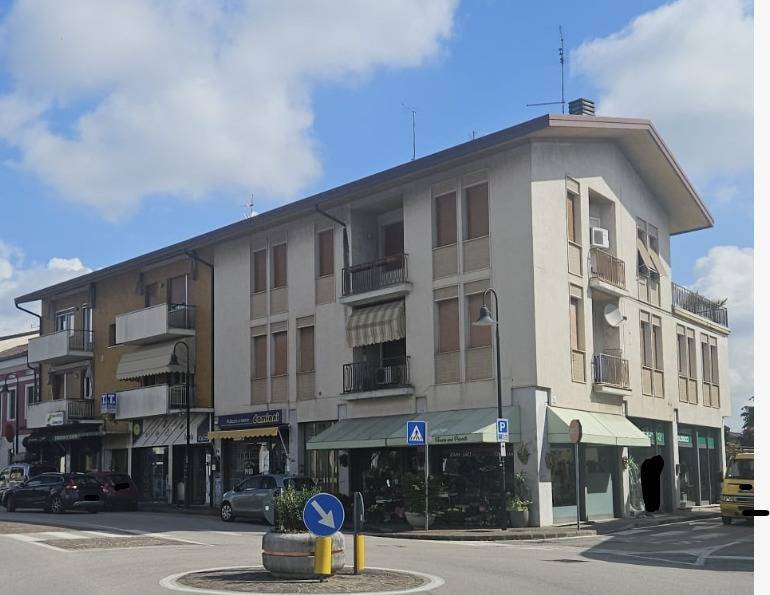 negozio in vendita a Roveredo in Piano