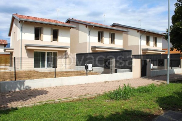 casa indipendente in vendita a Roveredo in Piano