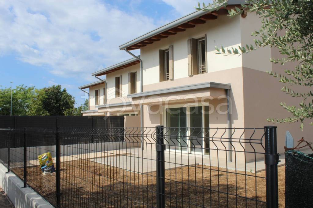 casa indipendente in vendita a Roveredo in Piano