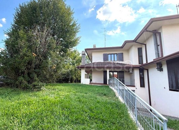 casa indipendente in vendita a Roveredo in Piano