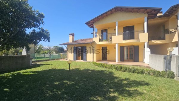 appartamento in vendita a Roveredo in Piano