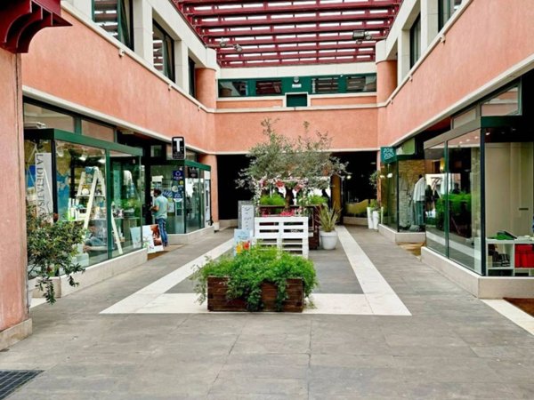 negozio in vendita a Sacile