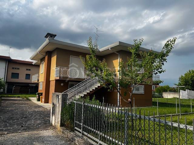 casa indipendente in vendita a Sacile