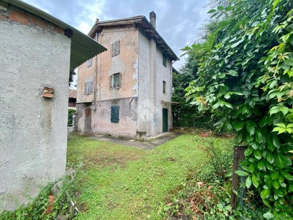 casa indipendente in vendita a Sacile in zona Topaligo