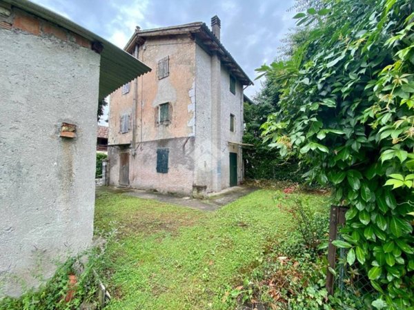 casa indipendente in vendita a Sacile in zona Topaligo