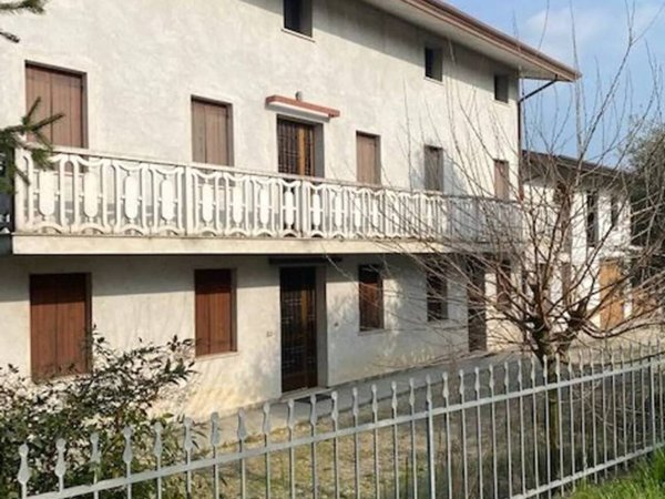 casa indipendente in vendita a Sacile