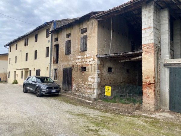 casa indipendente in vendita a Sacile