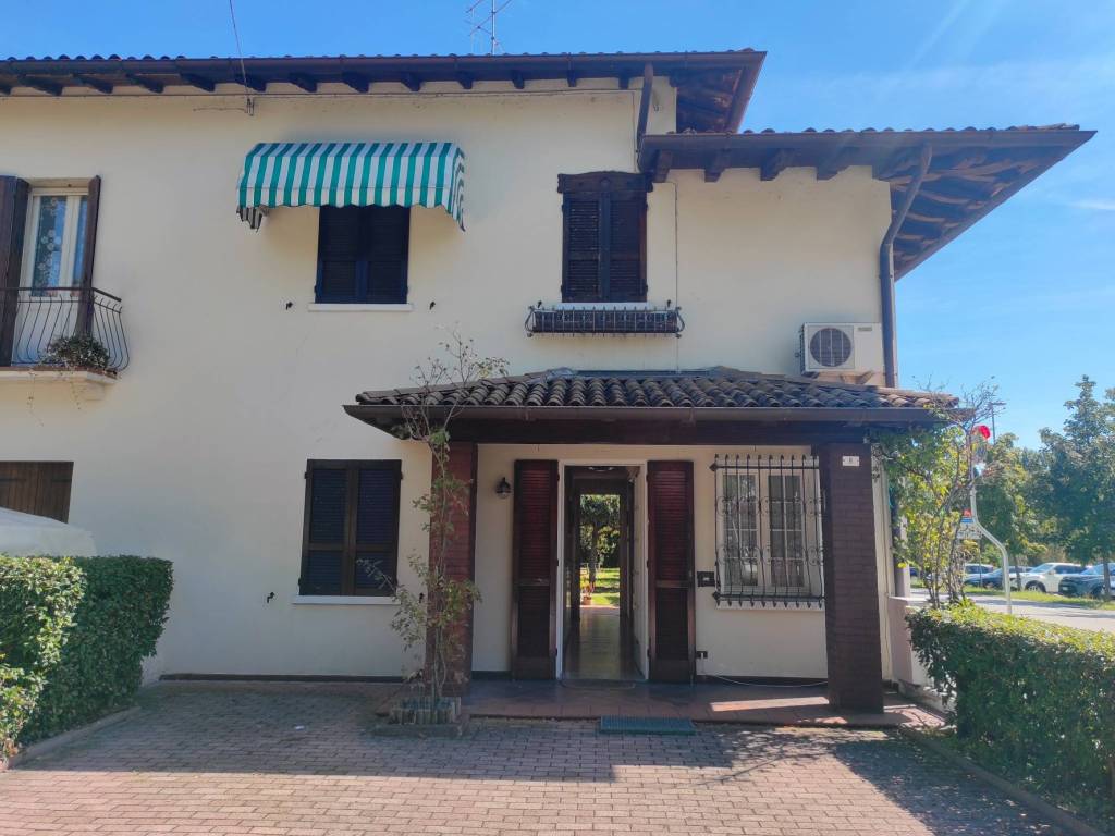 casa indipendente in vendita a Sacile