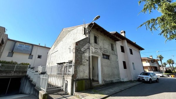 casa indipendente in vendita a Sacile