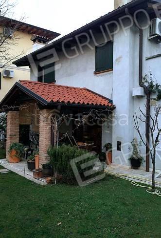 casa indipendente in vendita a Sacile
