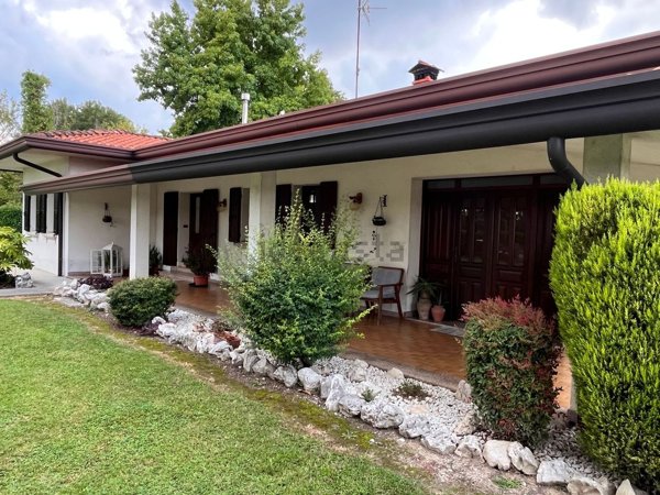 casa indipendente in vendita a Sacile
