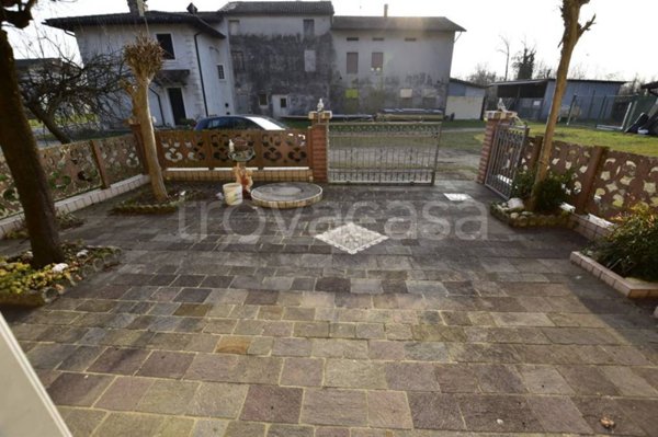 casa indipendente in vendita a Sacile in zona Cavolano