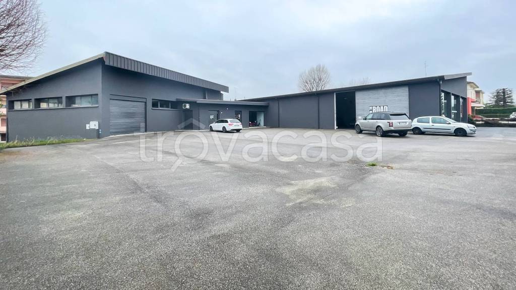 locale commerciale in vendita a Sacile