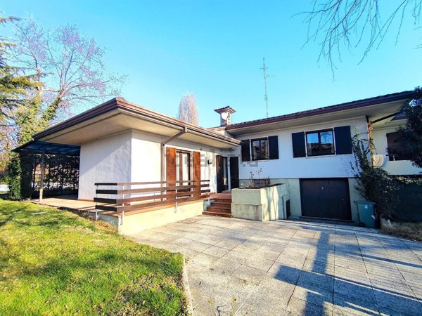 casa indipendente in vendita a Sacile