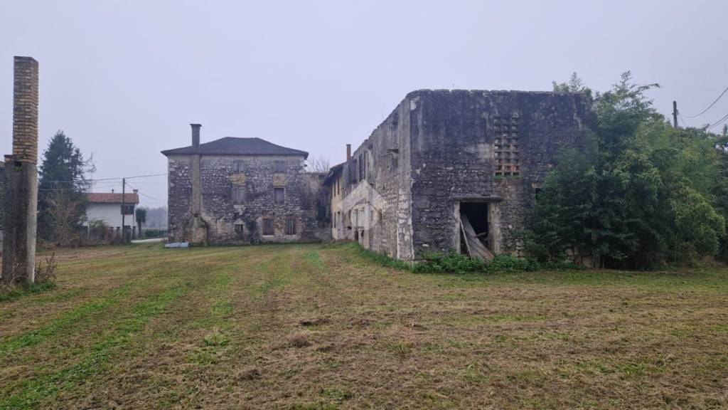 casale in vendita a Sacile