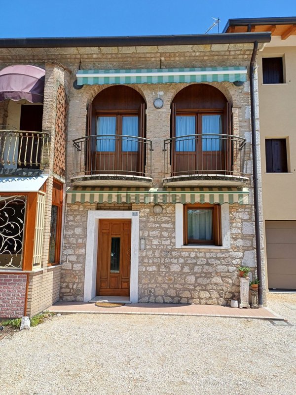 casa indipendente in vendita a Sacile