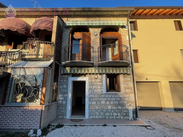 casa indipendente in vendita a Sacile