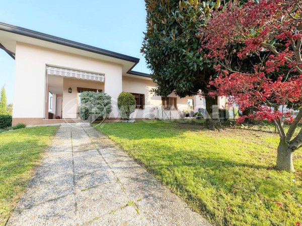 casa indipendente in vendita a Sacile