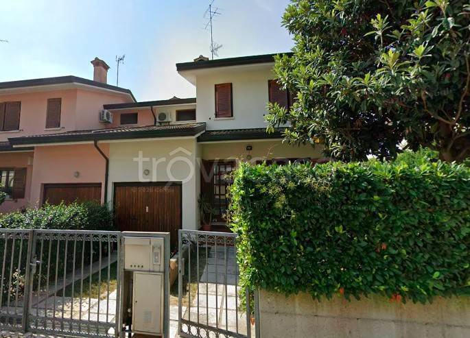 casa indipendente in vendita a Sacile