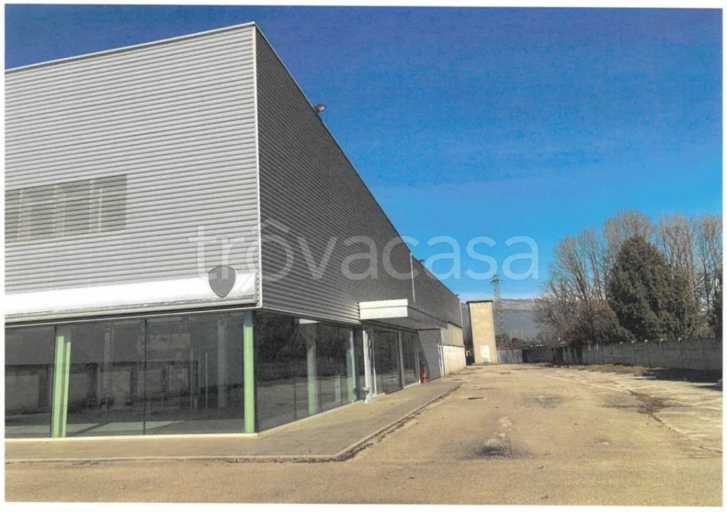 locale commerciale in vendita a Sacile