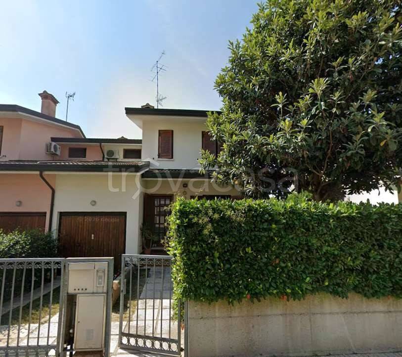 casa indipendente in vendita a Sacile