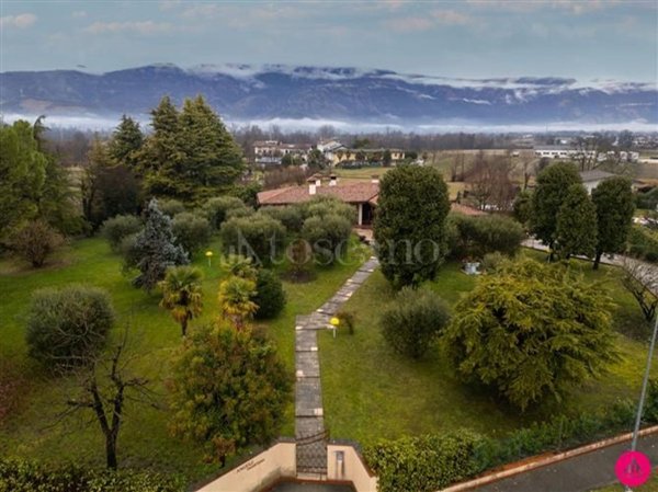 casa indipendente in vendita a Sacile in zona Villorba