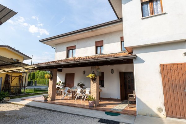casa indipendente in vendita a Sacile